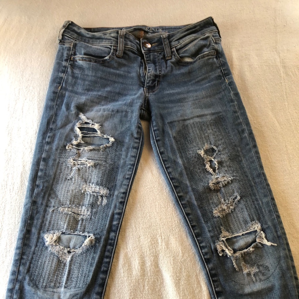 ✨American eagle ripped skinny jeans (size 5) ✨